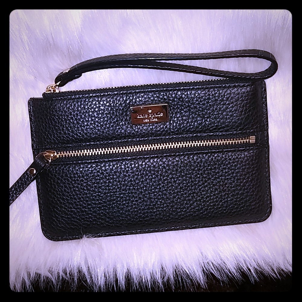 ✔💯 AUTHENTIC Kate Spade wristlet PRICE FIRM